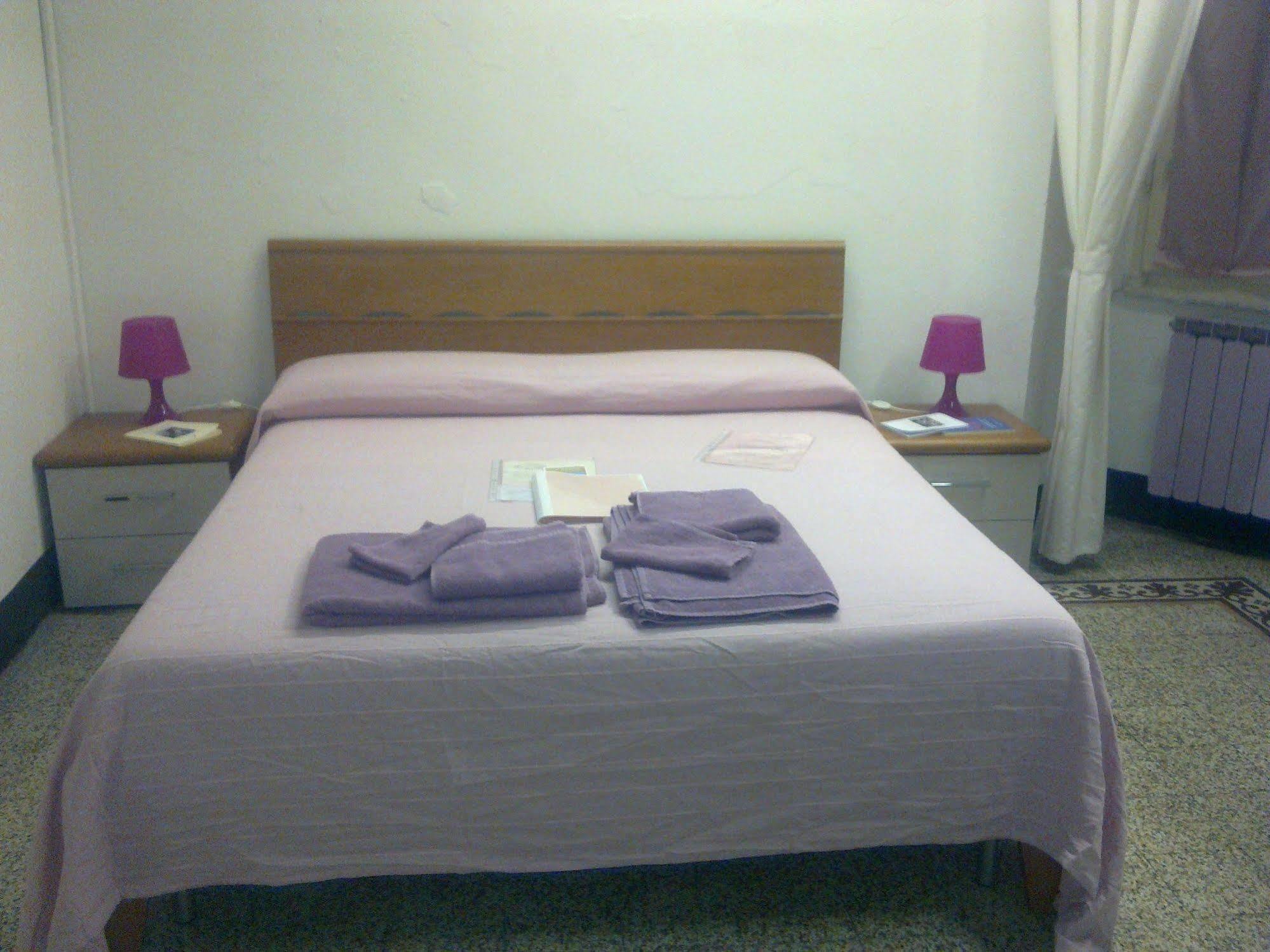 Guest House Erika La Spezia Buitenkant foto
